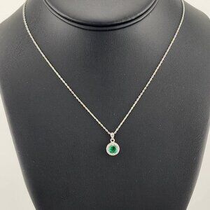 New 925 Silver Necklace with Green Gemstone – Minimalist, Elegant Jewelry